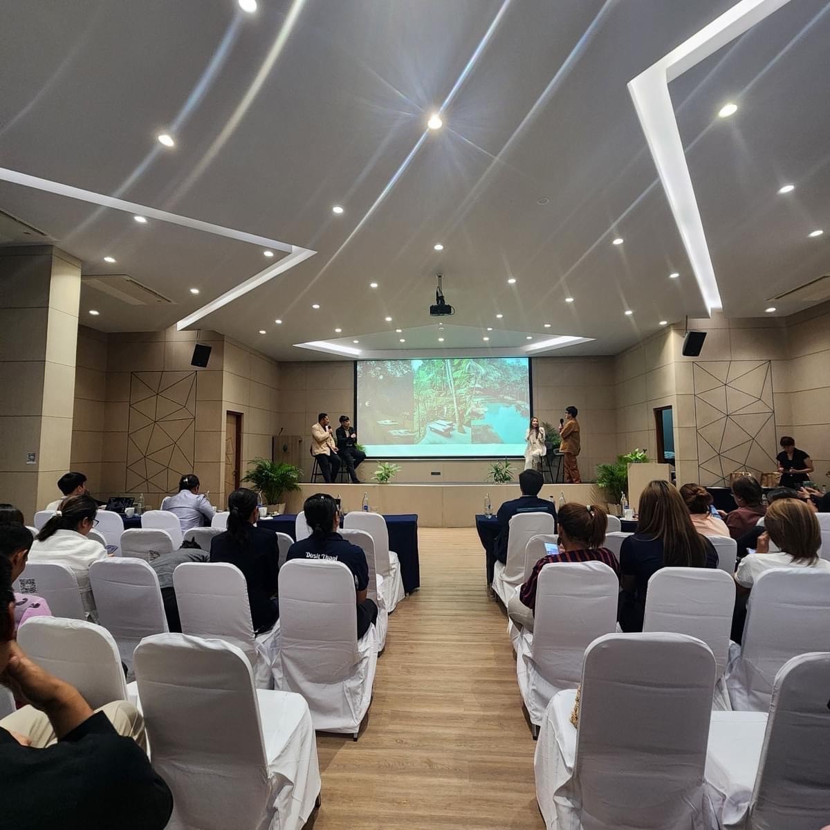 บรรยายพิเศษในหัวข้อ Wellness & Sustainability Design for Hospitality